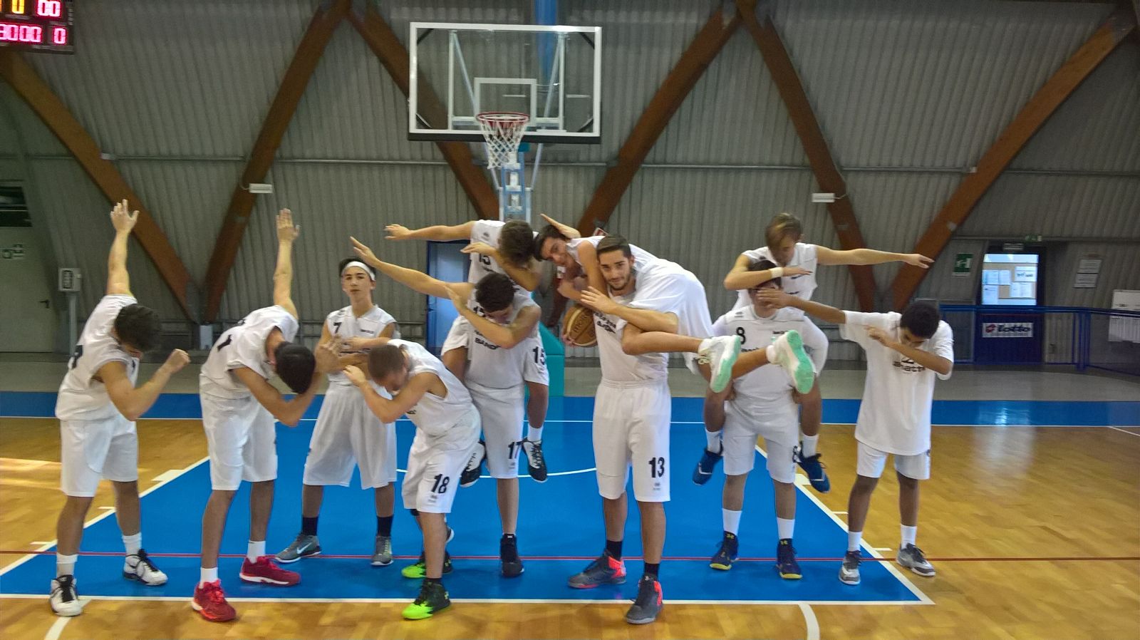 u18